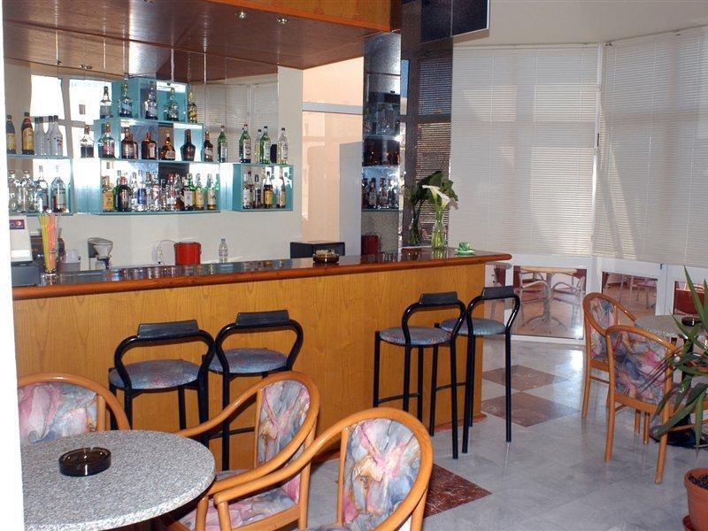 Daisy Hotel Apartments Ретимно Экстерьер фото