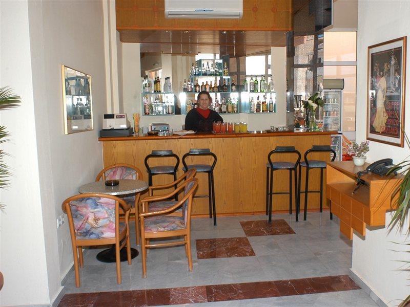 Daisy Hotel Apartments Ретимно Экстерьер фото