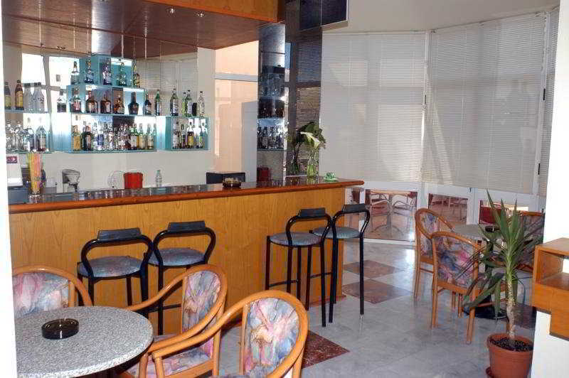 Daisy Hotel Apartments Ретимно Экстерьер фото